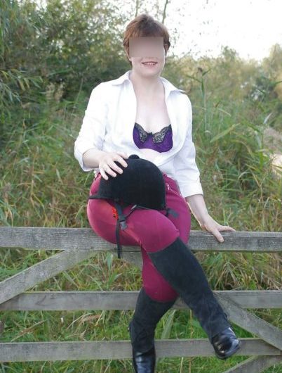 Belle bourgeoise de 55 ans disponible pour un jeune homme