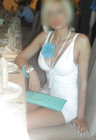 Cougar, femme enfant, vraie blonde, voudrait deux jeunes hommes