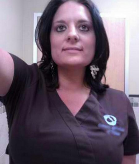 F cougar du 83 invite H ou couple Bi pour après-midi coquin