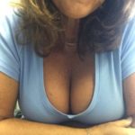 Mère au foyer à Paris pour baise hard en trio