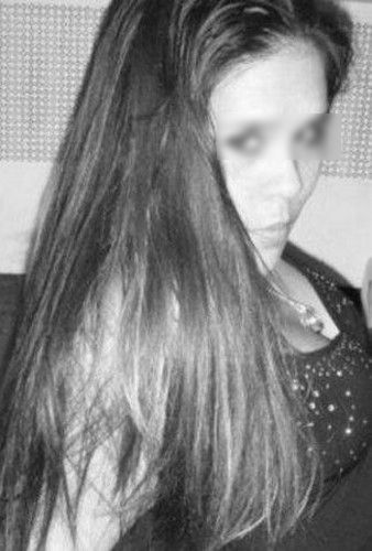 Belle brune sur Laval cherche jeune amant fougueux