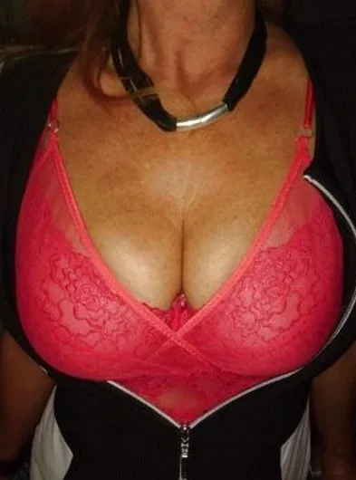 Femme, 50 ans, aimerait qu’un miracle se produise à sur Montreuil
