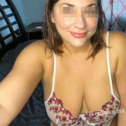 Femme mure exhibitionniste sur Frontignan pour compagnon de jeu